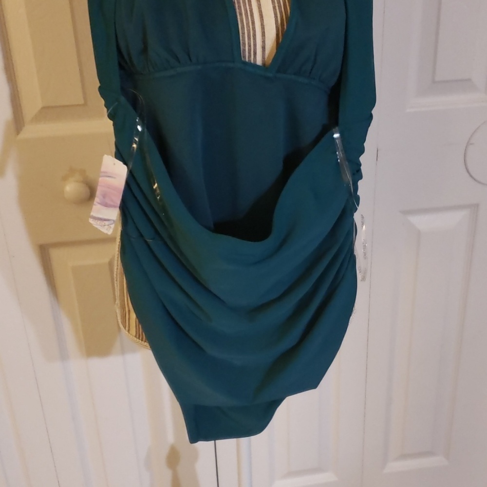 Halter swimsuit - Picture 2 of 3